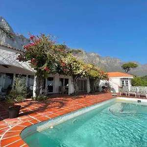  Villa Cheerful 3 Bedroom With Pool And Garden
